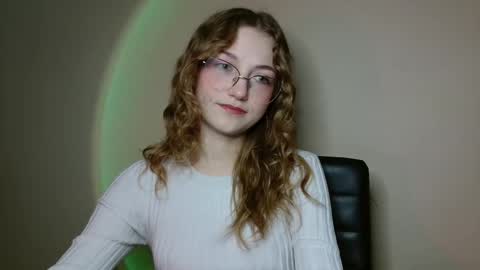 Snapshot of lily_tayberry chatting on 11, 2, 2026 small lily online show from 11, 2, 2026