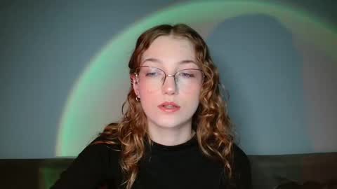 small lily online show from 18, 3, 2026