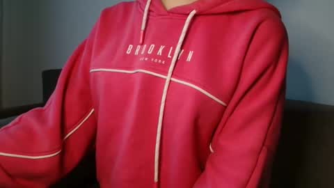 small lily online show from 7, 4, 2026