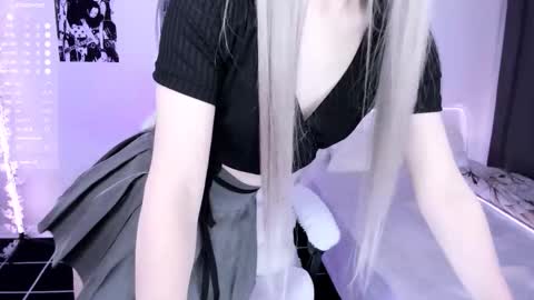 Snapshot of lily_weep chatting on 24, 11, 2025 Lily online show from 24, 11, 2025