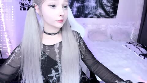 Snapshot of lily_weep chatting on 6, 4, 2026 Lily online show from 6, 4, 2026