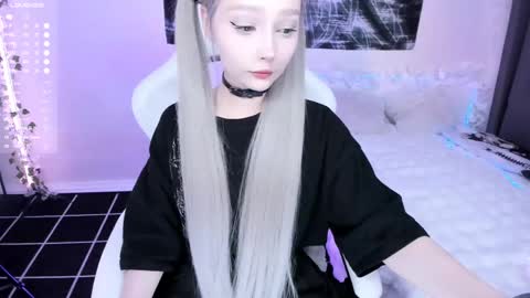 Snapshot of lily_weep chatting on 9, 5, 2026 Lily online show from 9, 5, 2026