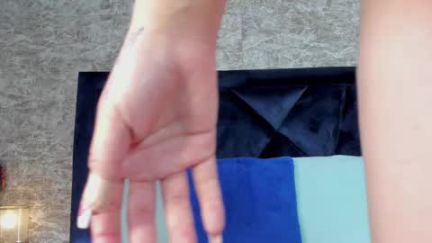 LilyWoodz online show from 11, 11, 2025