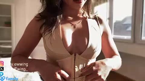 Snapshot of lilyewing_ chatting on 14, 6, 2026 Lily online show from 14, 6, 2026