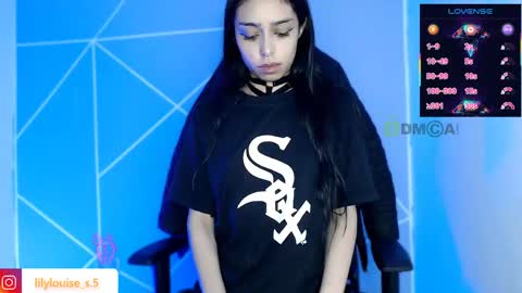 Snapshot of lilylouisee_ chatting on 3, 5, 2026 Liliana louise online show from 3, 5, 2026