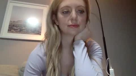 Snapshot of lilymae98 chatting on 18, 12, 2024 LilyMae online show from 18, 12, 2024