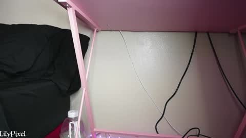 Liliana Marie Pixelate online show from 8, 2, 2025