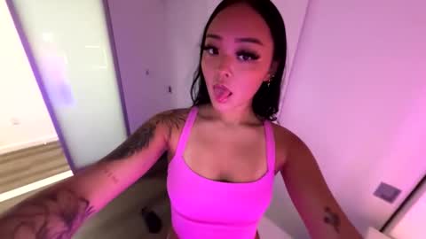 lilypowpow online show from 1, 12, 2025