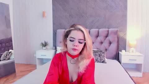 Snapshot of lilyrabbit chatting on 12, 9, 2025 Rose online show from 12, 9, 2025