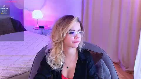 Snapshot of lilyrabbit chatting on 29, 9, 2025 Rose online show from 29, 9, 2025