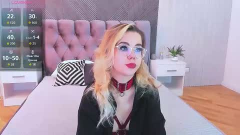 Snapshot of lilyrabbit chatting on 20, 10, 2025 Rose online show from 20, 10, 2025