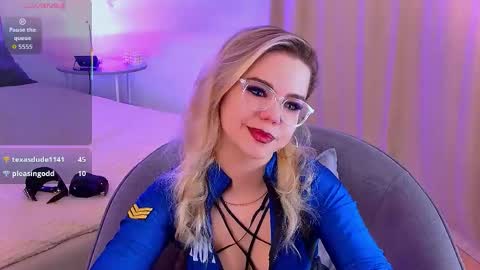 Snapshot of lilyrabbit chatting on 30, 10, 2025 Rose online show from 30, 10, 2025