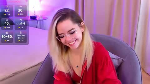 Snapshot of lilyrabbit chatting on 13, 11, 2025 Rose online show from 13, 11, 2025