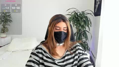 Lily Reina online show from 23, 3, 2026