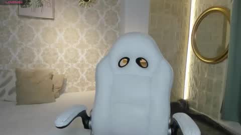 lilythea_ online show from 8, 2, 2026