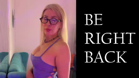 Snapshot of lina_bennet chatting on 22, 6, 2026 lina_bennet online show from 22, 6, 2026