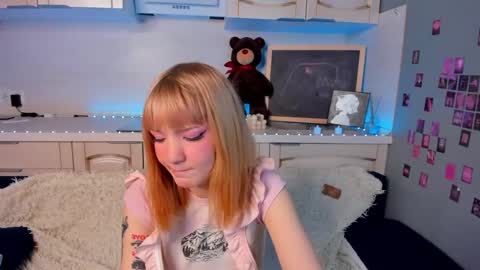 Snapshot of lina_blueeyed chatting on 5, 2, 2025 Lina blueeyed GMT3 1100-1700 Mon Wed Thu Sat Sun online show from 5, 2, 2025