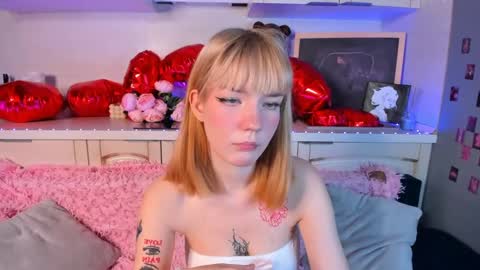 Snapshot of lina_blueeyed chatting on 10, 2, 2025 Lina blueeyed GMT3 1100-1700 Mon Wed Thu Sat Sun online show from 10, 2, 2025