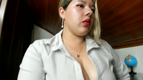 Lina Browm online show from 8, 2, 2025