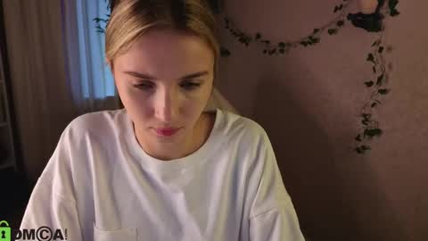 Snapshot of lina_reeds chatting on 24, 4, 2026 LINA online show from 24, 4, 2026