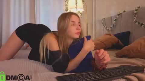 Snapshot of lina_reeds chatting on 7, 7, 2026 LINA online show from 7, 7, 2026