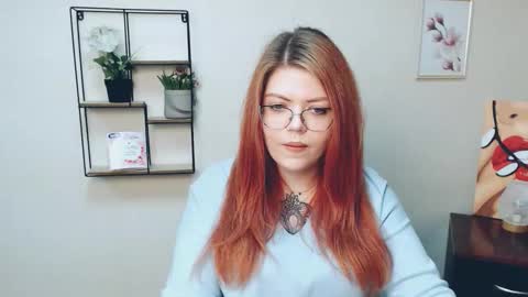 Snapshot of lina_ri chatting on 18, 10, 2025 lina_ri online show from 18, 10, 2025