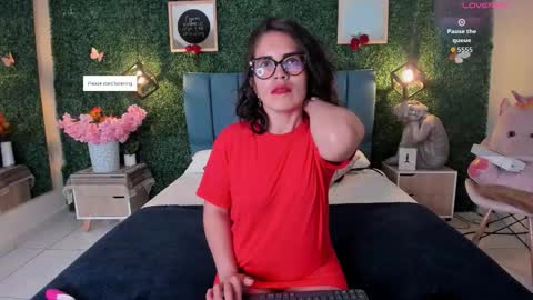 Lina  online show from 13, 9, 2025