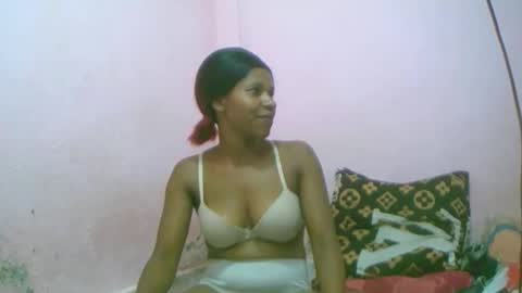 Snapshot of linah1123 chatting on 3, 12, 2025 linah1123 online show from 3, 12, 2025