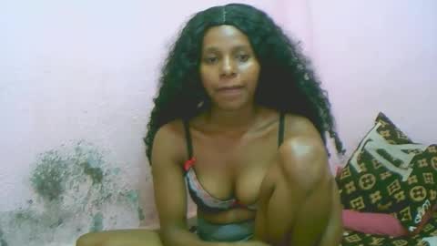 Snapshot of linah1123 chatting on 22, 12, 2025 linah1123 online show from 22, 12, 2025