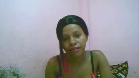 Snapshot of linah1123 chatting on 8, 1, 2026 linah1123 online show from 8, 1, 2026