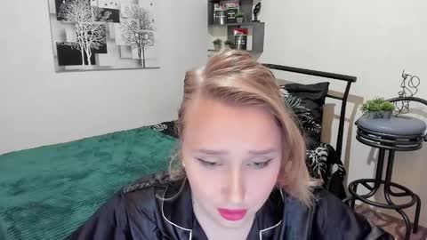 Snapshot of linatruly chatting on 1, 2, 2025 Lina online show from 1, 2, 2025