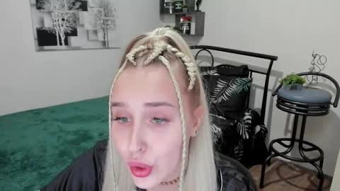 Snapshot of linatruly chatting on 25, 2, 2025 Lina online show from 25, 2, 2025