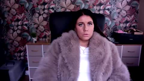 Snapshot of lincolnshirecouple21 chatting on 3, 12, 2025 lincolnshirecouple21 online show from 3, 12, 2025