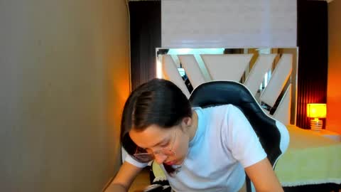  Linda  online show from 22, 4, 2026