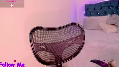 Snapshot of linda_alana chatting on 12, 1, 2025 Alana online show from 12, 1, 2025