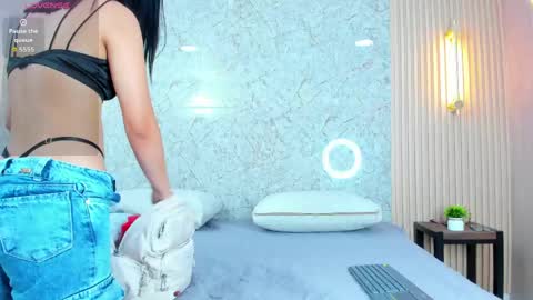 Snapshot of linda_cooper_ chatting on 28, 5, 2026 LINDA online show from 28, 5, 2026