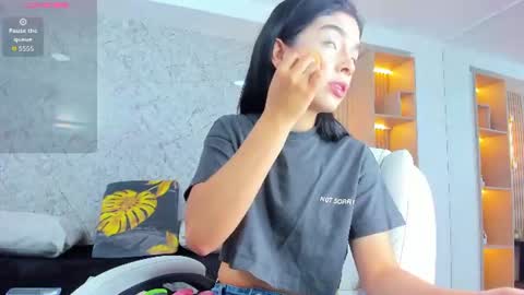Snapshot of linda_cooper_ chatting on 10, 6, 2026 LINDA online show from 10, 6, 2026