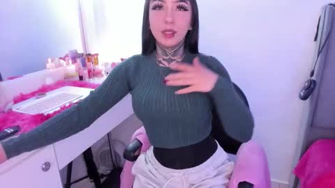 Lindaa maria  online show from 4, 12, 2025