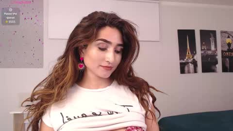 Maria Paula online show from 4, 12, 2025