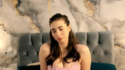 Snapshot of lindablyee chatting on 22, 10, 2025 lili online show from 22, 10, 2025