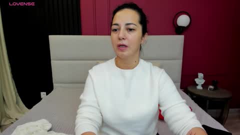 Snapshot of lindainsatiable chatting on 11, 10, 2025 Linda online show from 11, 10, 2025