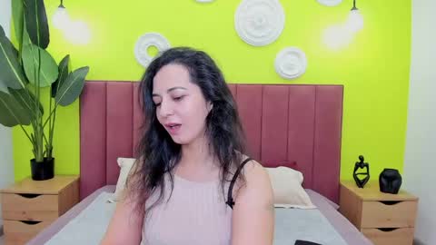Snapshot of lindainsatiable chatting on 8, 5, 2026 Linda online show from 8, 5, 2026