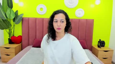 Snapshot of lindainsatiable chatting on 14, 5, 2026 Linda online show from 14, 5, 2026