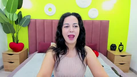 Snapshot of lindainsatiable chatting on 18, 5, 2026 Linda online show from 18, 5, 2026