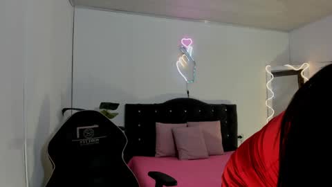 Linda  online show from 12, 4, 2026