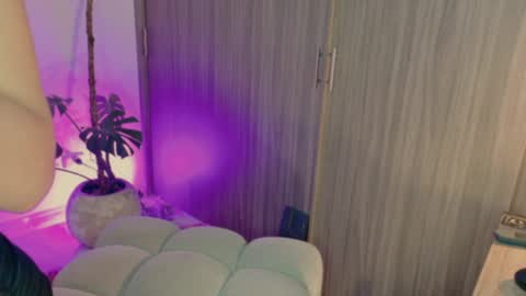 Lindsey Moss online show from 9, 1, 2026