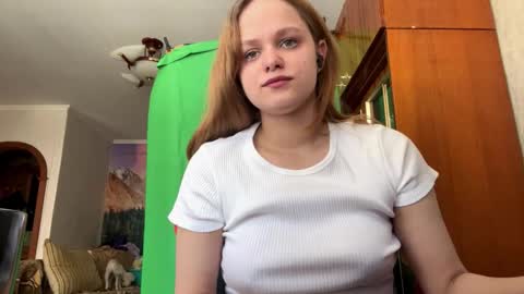 Snapshot of linettehnatow chatting on 4, 2, 2026 Eva online show from 4, 2, 2026