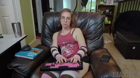 Snapshot of linzy19 chatting on 9, 1, 2025 Linzy19 online show from 9, 1, 2025