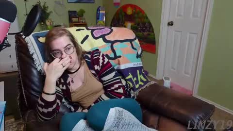 Snapshot of linzy19 chatting on 18, 2, 2025 Linzy19 online show from 18, 2, 2025