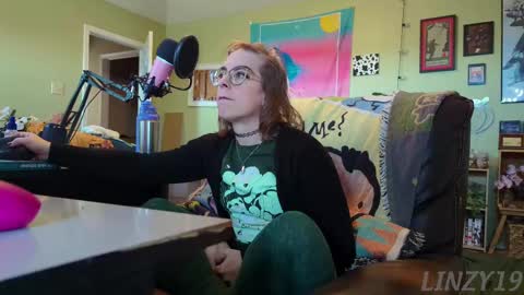 Snapshot of linzy19 chatting on 12, 3, 2025 Linzy19 online show from 12, 3, 2025